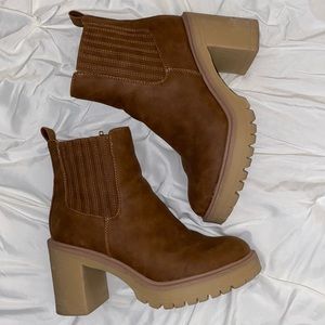 Dolce Vita Brown Boots